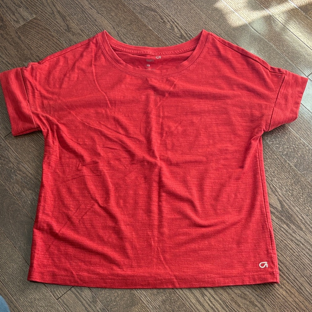 GAP Scarlet Short Sleeve Tee